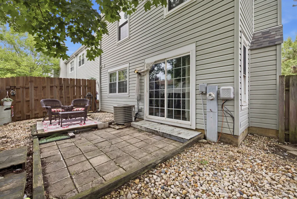 510 Nebraska Circle Carol Stream IL 60188