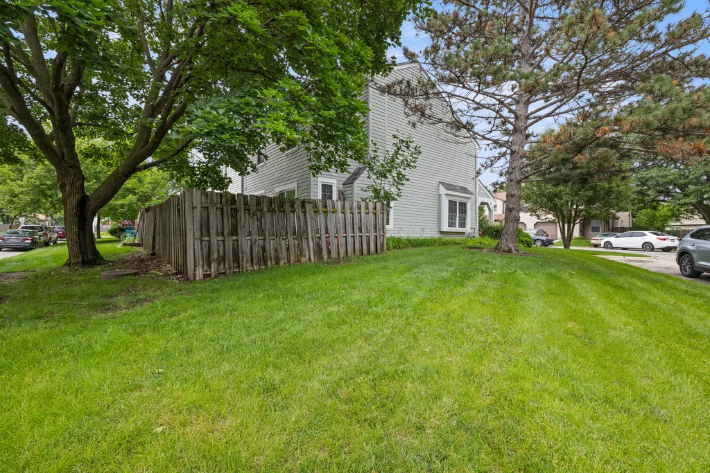 510 Nebraska Circle Carol Stream IL 60188
