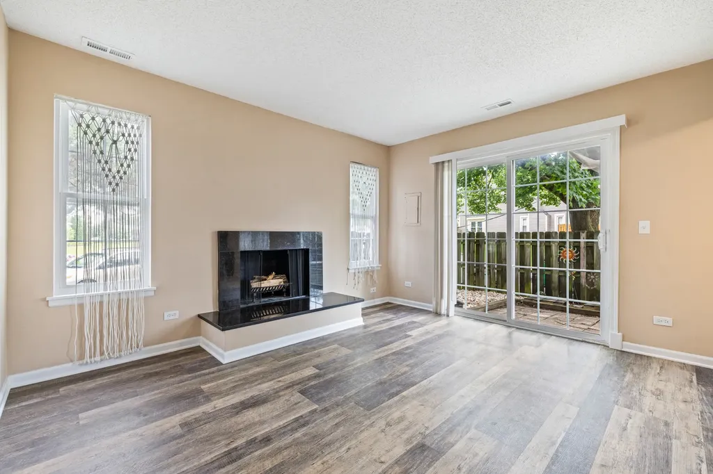 510 Nebraska Circle Carol Stream IL 60188