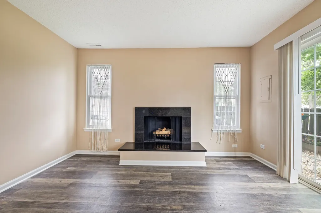 510 Nebraska Circle Carol Stream IL 60188