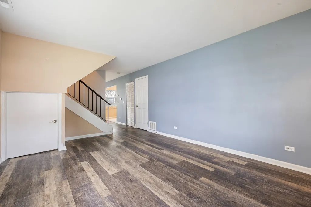 510 Nebraska Circle Carol Stream IL 60188