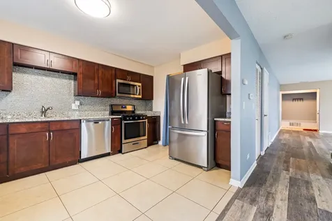 510 Nebraska Circle Carol Stream IL 60188