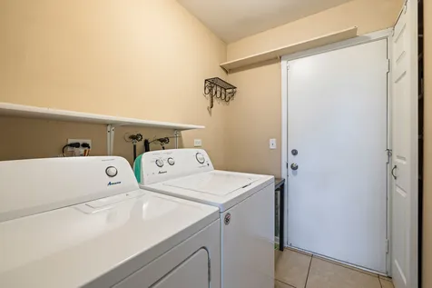 510 Nebraska Circle Carol Stream IL 60188