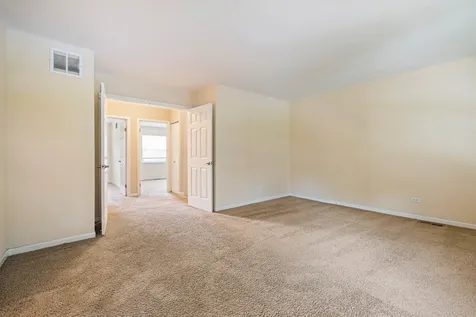 510 Nebraska Circle Carol Stream IL 60188