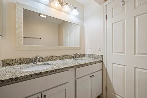 510 Nebraska Circle Carol Stream IL 60188