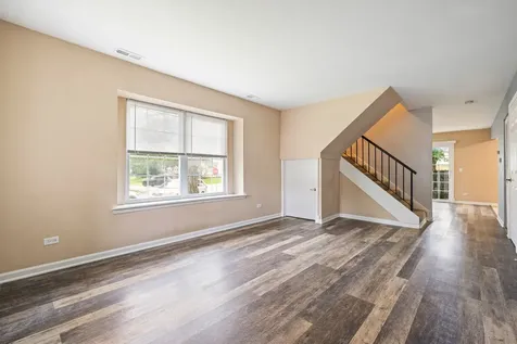 510 Nebraska Circle Carol Stream IL 60188