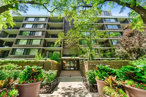 1555 North Sandburg Terrace Chicago IL 60610