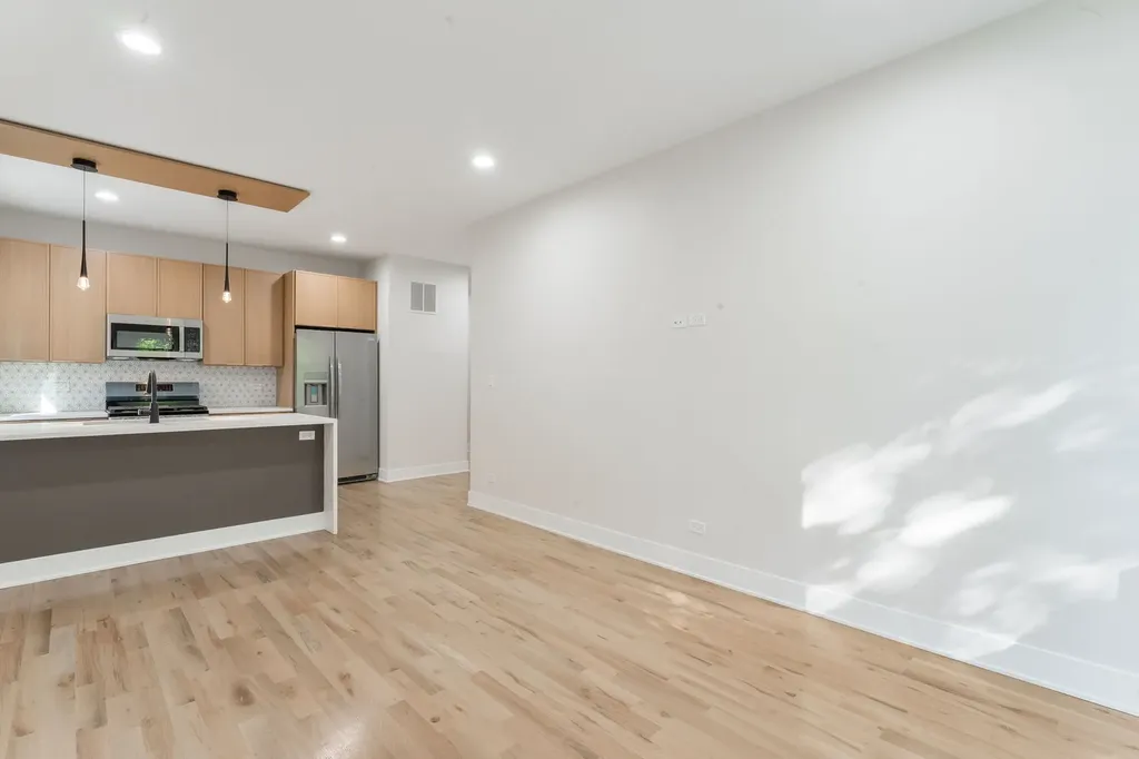 6402 South Vernon Avenue Chicago IL 60637