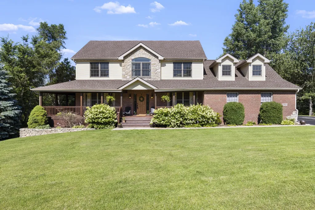 12810 Skyline Drive Roscoe IL 61073