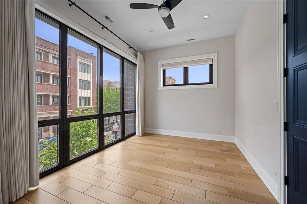 1425 West Fullerton Avenue Chicago IL 60614