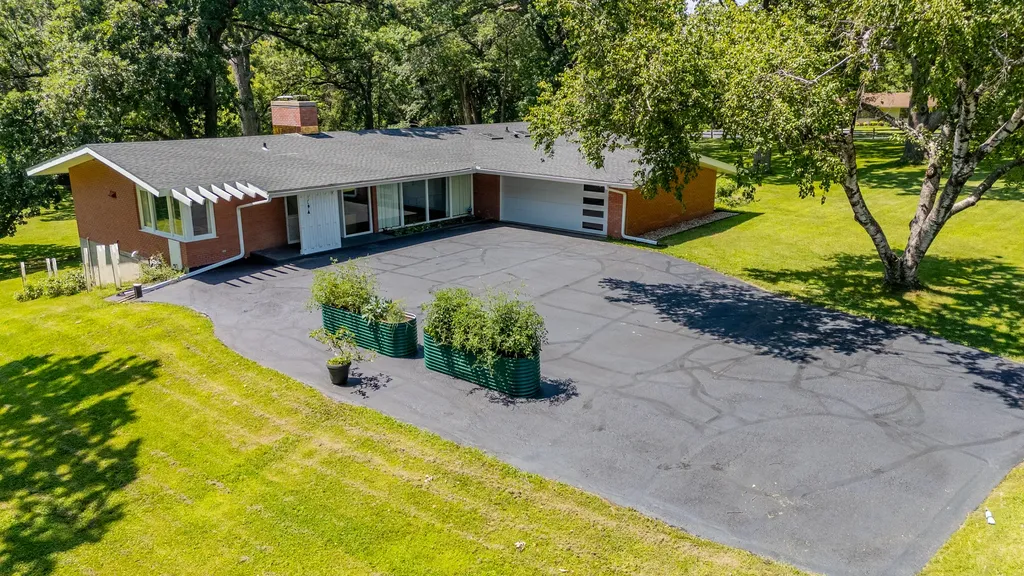 17519 Hickory Hills Road Sterling IL 61081