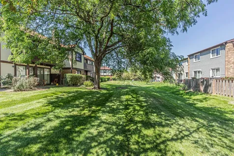 1538 Springview Court Wheeling IL 60090