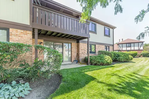 1538 Springview Court Wheeling IL 60090