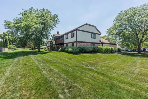 1538 Springview Court Wheeling IL 60090