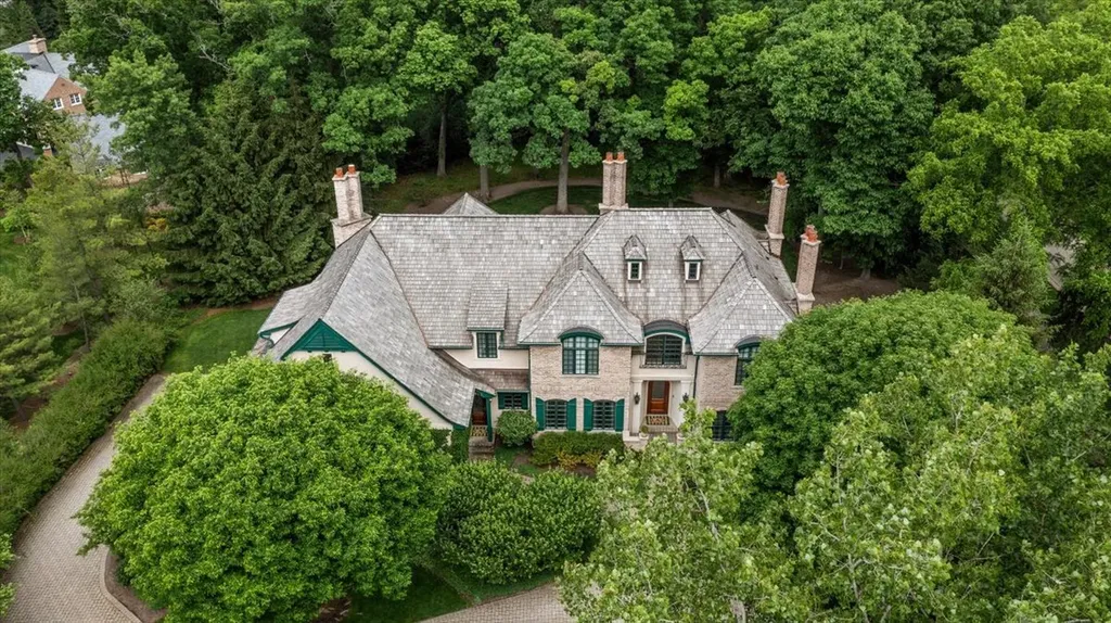 1920 Merritt Lane Lake Forest IL 60045