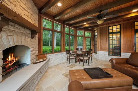 1920 Merritt Lane Lake Forest IL 60045