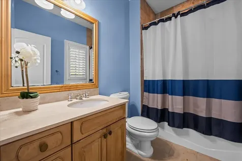 1920 Merritt Lane Lake Forest IL 60045