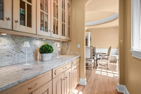 1920 Merritt Lane Lake Forest IL 60045