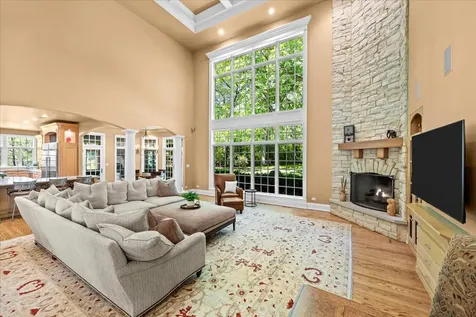 1920 Merritt Lane Lake Forest IL 60045