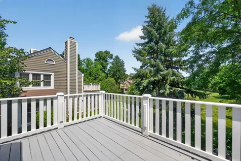 87 Whittington Course St. Charles IL 60174