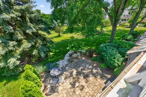 87 Whittington Course St. Charles IL 60174