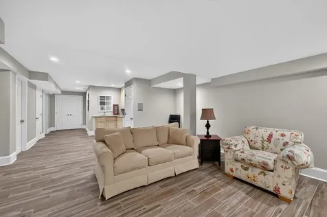 87 Whittington Course St. Charles IL 60174