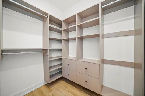 4246 West Belmont Avenue Chicago IL 60641