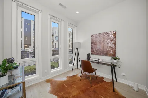 4246 West Belmont Avenue Chicago IL 60641