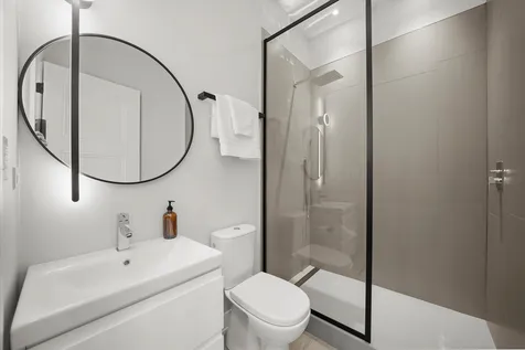 4246 West Belmont Avenue Chicago IL 60641