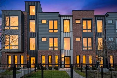 4246 West Belmont Avenue Chicago IL 60641