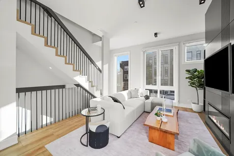 4246 West Belmont Avenue Chicago IL 60641