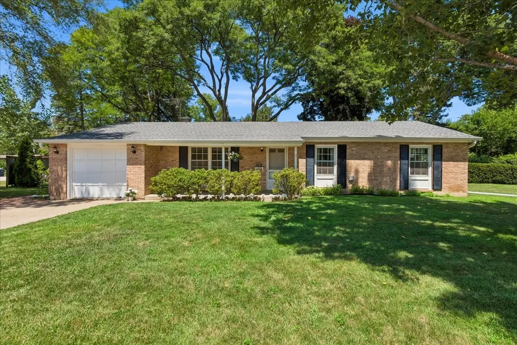 1436 Arbor Vitae Road Deerfield IL 60015