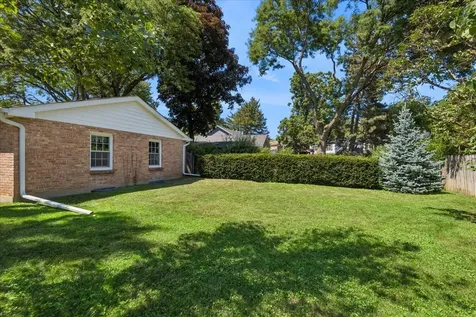 1436 Arbor Vitae Road Deerfield IL 60015
