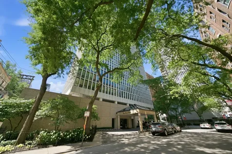 1 East Scott Street Chicago IL 60610