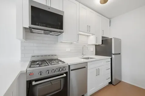 1 East Scott Street Chicago IL 60610