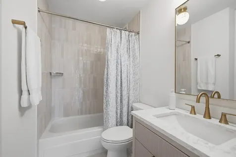 1 East Scott Street Chicago IL 60610