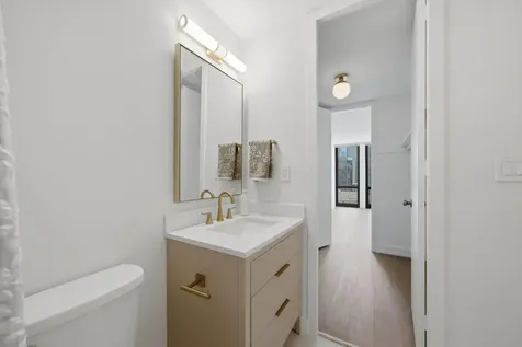 1 East Scott Street Chicago IL 60610