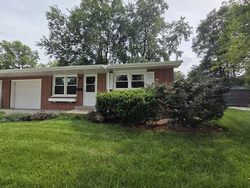 426 Fisk Avenue Dekalb IL 60115
