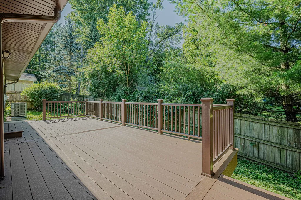 23313 West Hillcrest Drive Lake Zurich IL 60047