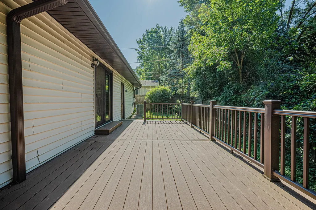 23313 West Hillcrest Drive Lake Zurich IL 60047