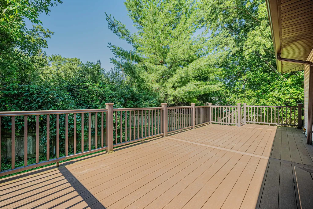 23313 West Hillcrest Drive Lake Zurich IL 60047