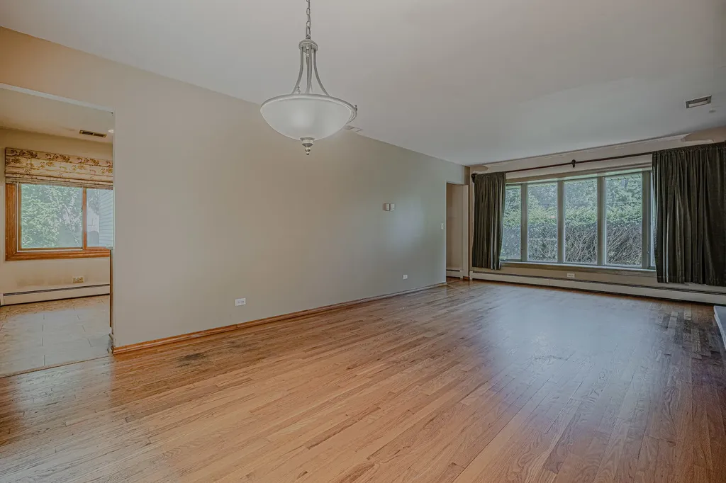 23313 West Hillcrest Drive Lake Zurich IL 60047
