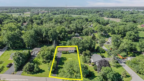 23313 West Hillcrest Drive Lake Zurich IL 60047