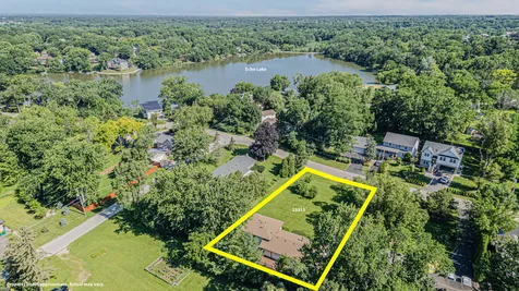 23313 West Hillcrest Drive Lake Zurich IL 60047