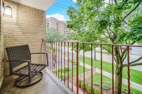 225 East Wing Street Arlington Heights IL 60004