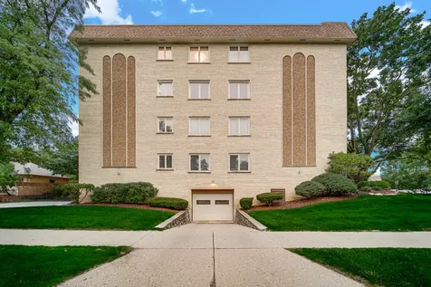 225 East Wing Street Arlington Heights IL 60004