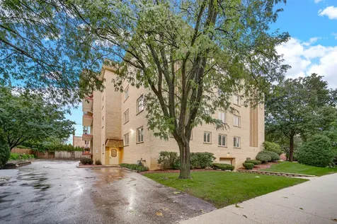 225 East Wing Street Arlington Heights IL 60004