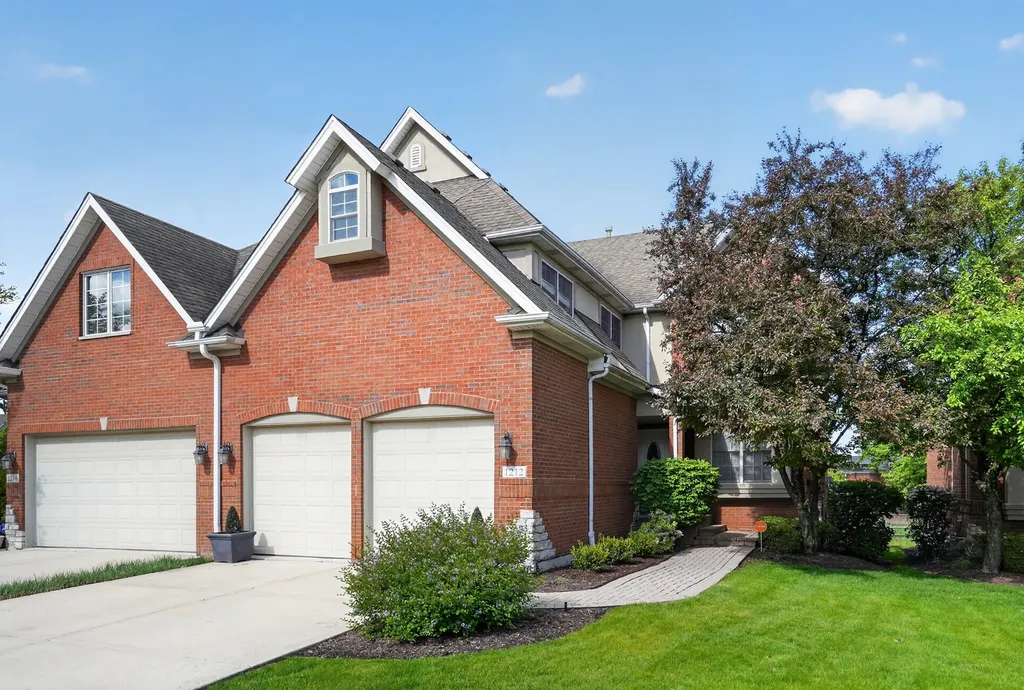 1212 Connamara Court Westmont IL 60559