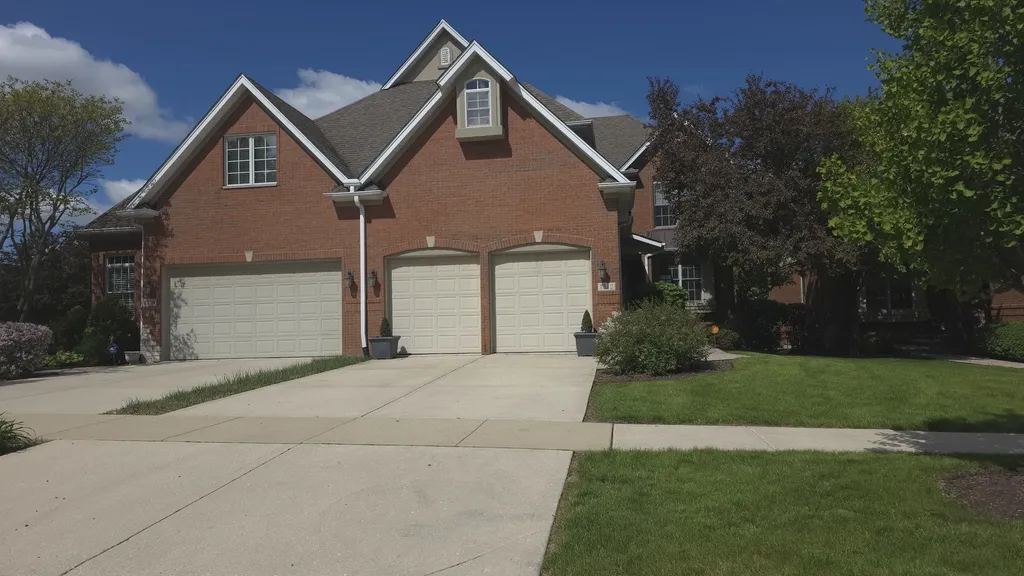 1212 Connamara Court Westmont IL 60559