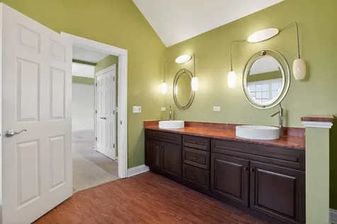 1212 Connamara Court Westmont IL 60559